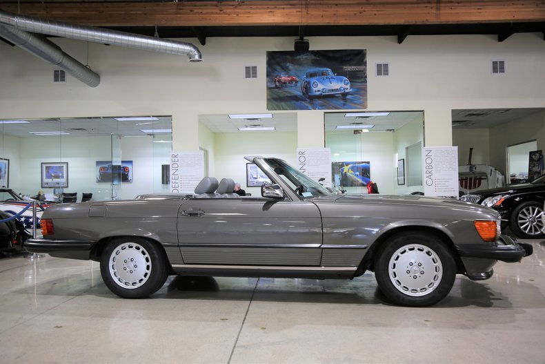 1989 Mercedes-Benz 560 Series