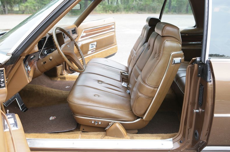1972 Cadillac DeVille 28