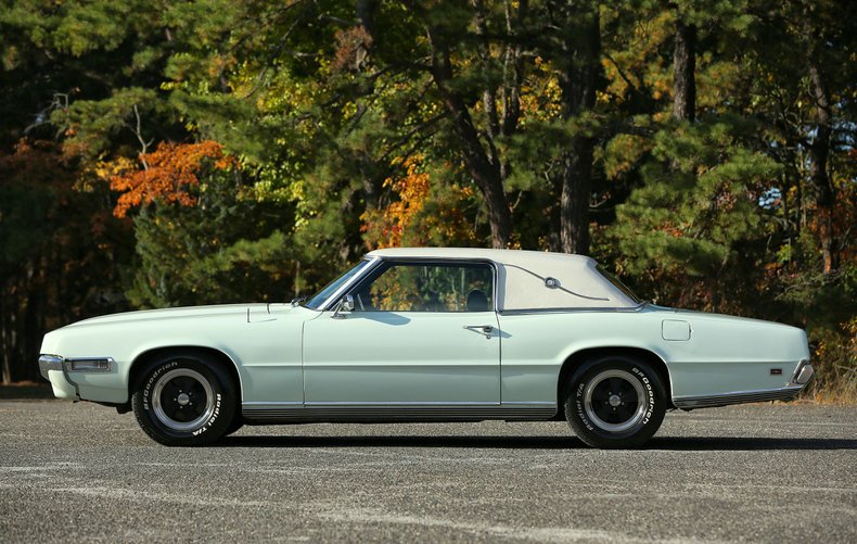 1969 Ford Thunderbird 8