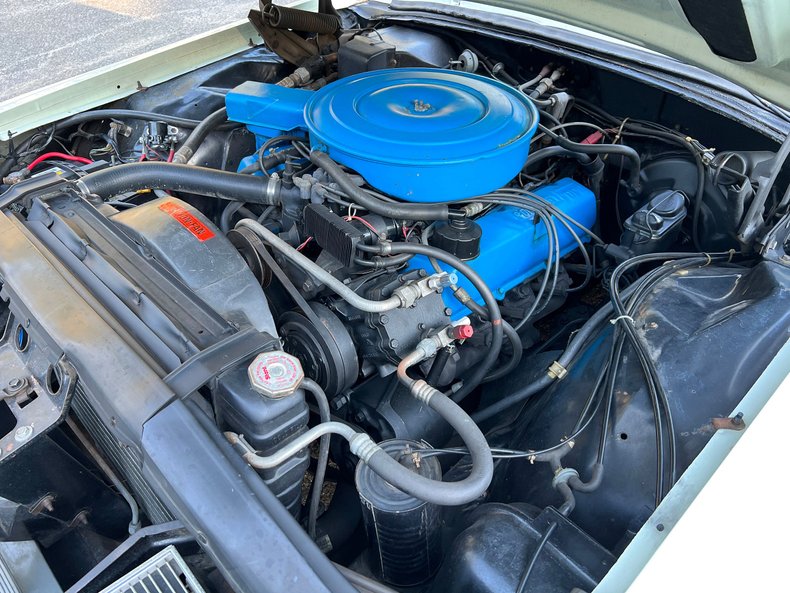 1969 Ford Thunderbird 32