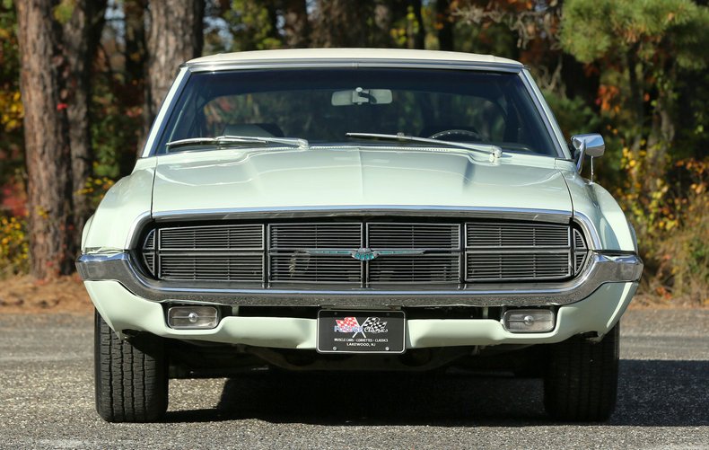 1969 Ford Thunderbird 18