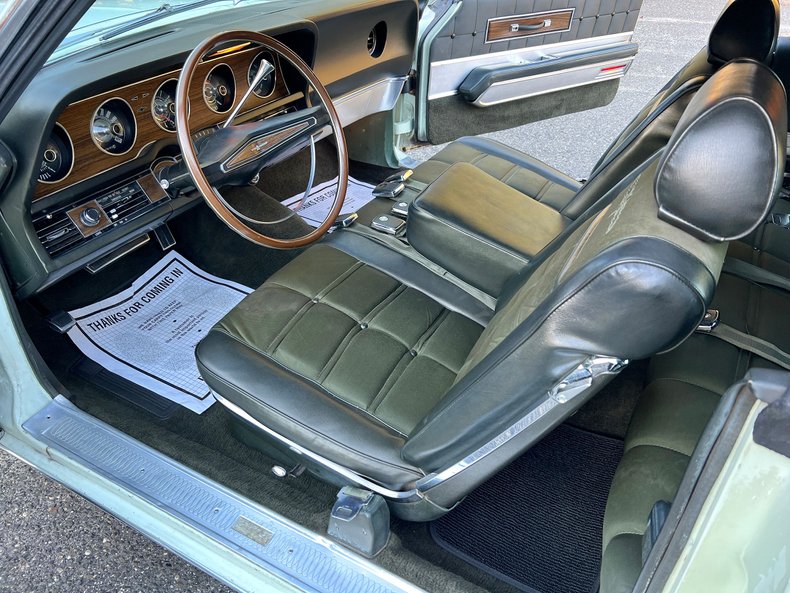 1969 Ford Thunderbird 22