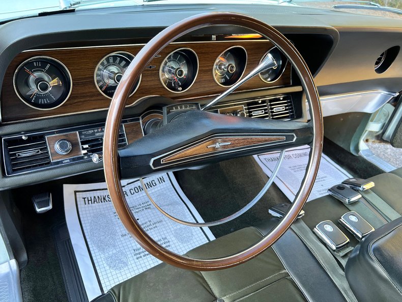1969 Ford Thunderbird 20