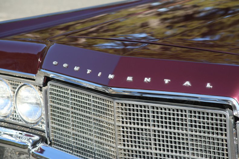 1969 Lincoln Continental 24