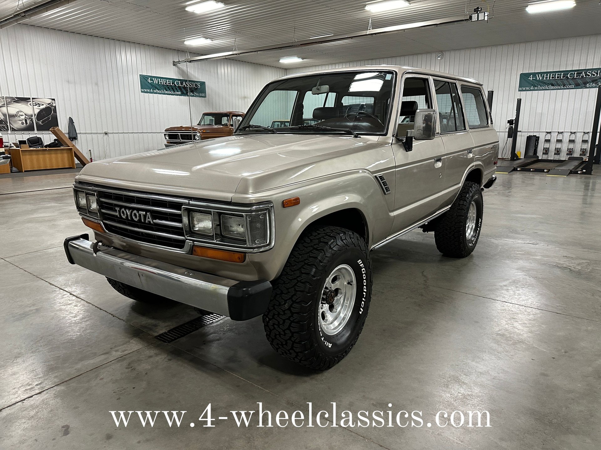 1989 Toyota Land Cruiser Owners Manual – Original OEM User Guide, Paper Media
