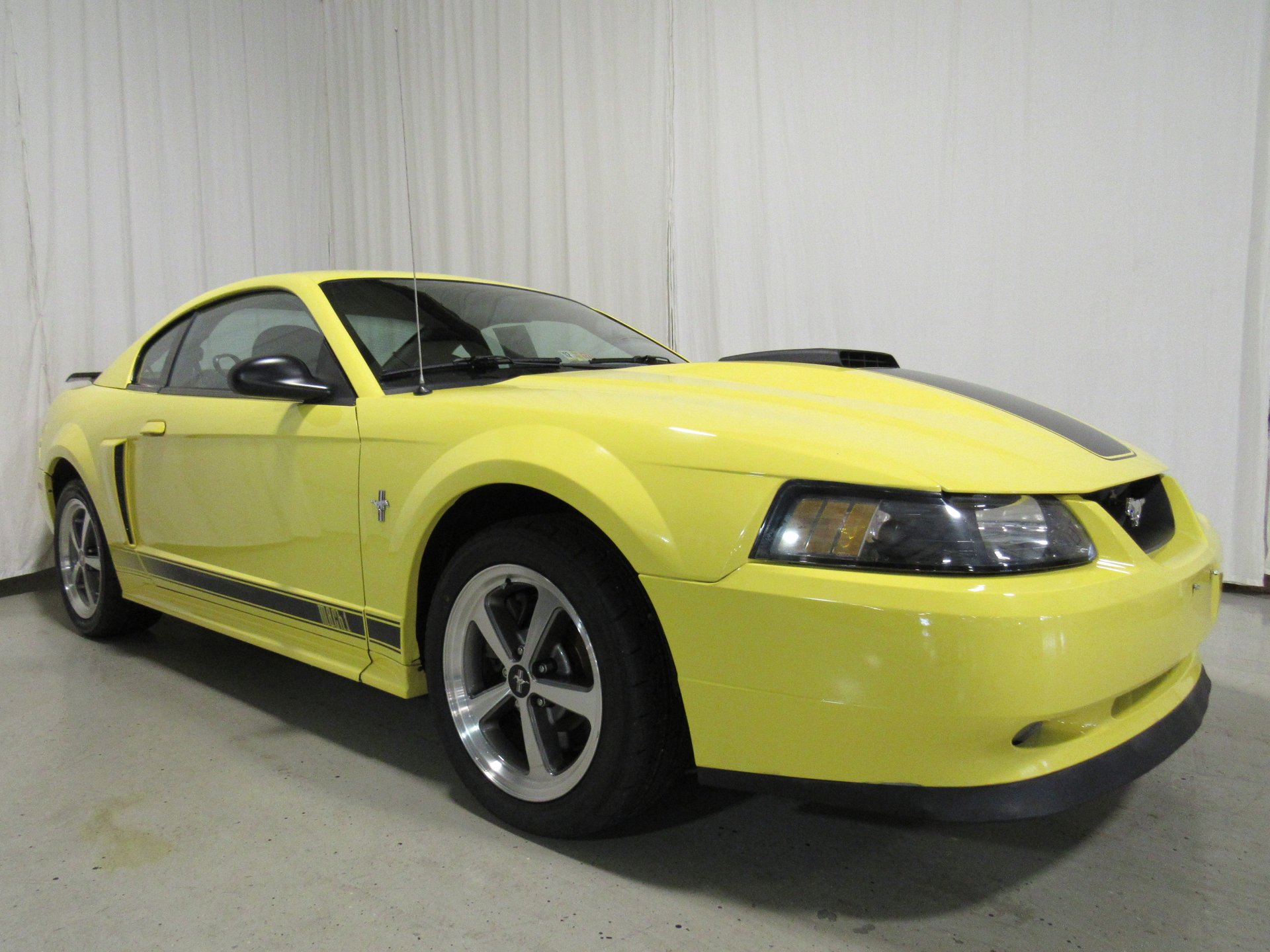 2003 ford mustang mach1