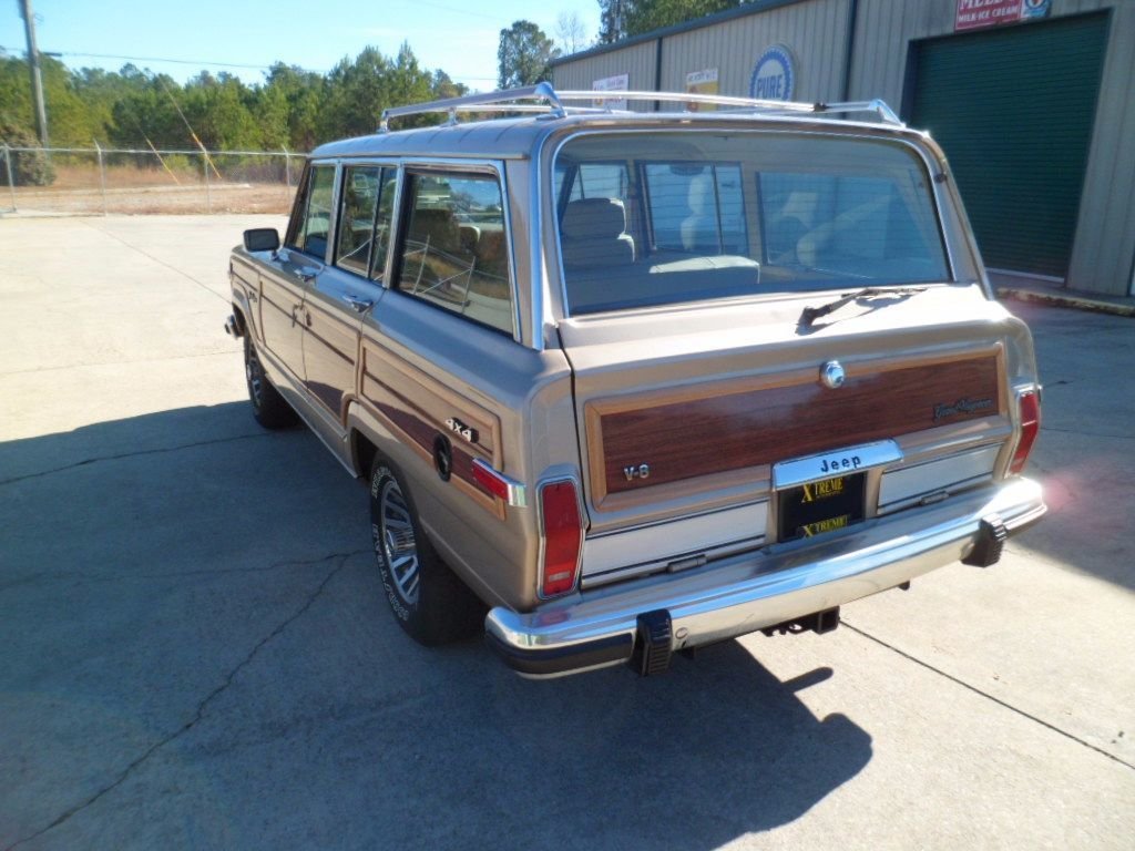1990 Jeep Grand Wagoneer | GAA Classic Cars