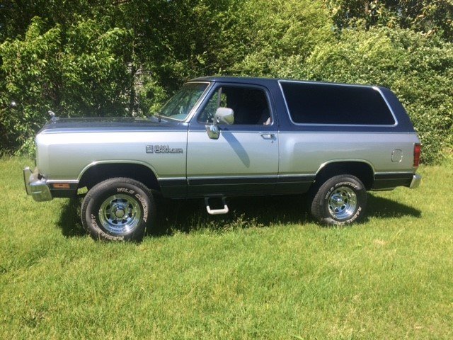 1988 Dodge Ramcharger 100