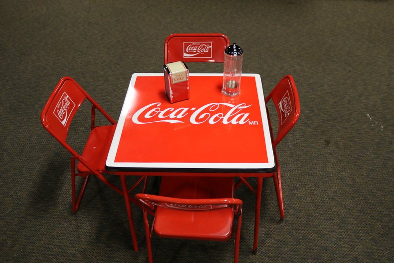 Coca-Cola Table and Chairs Lot | GAA Classic Cars