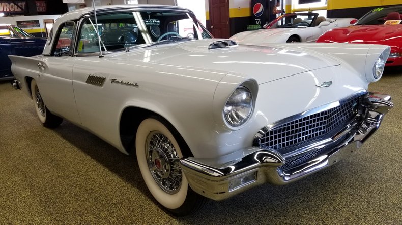 1957 Ford Thunderbird 