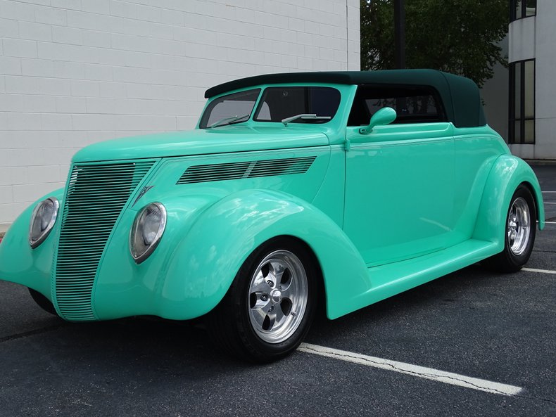 1937 Ford Replica Cabriolet 