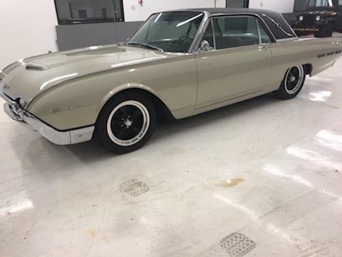 1962 Ford Thunderbird 