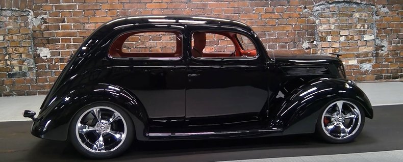1937 Ford Tudor 