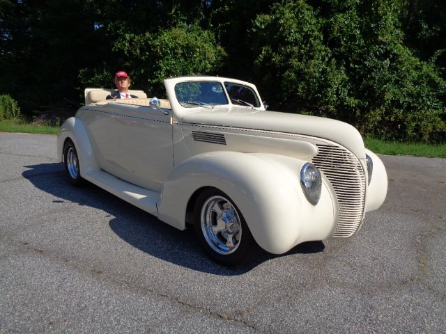 1939 Ford Roadster 