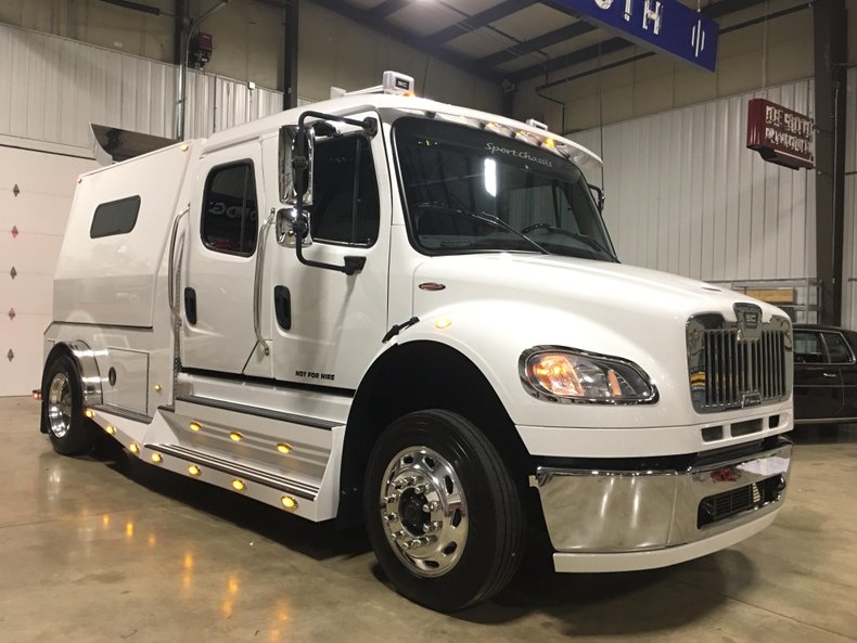 2013 Freightliner Sport Chassis 