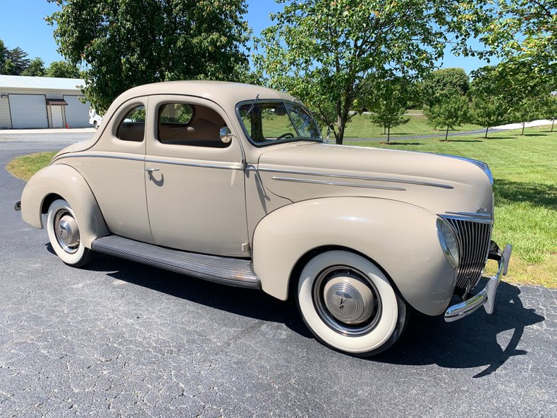1939 Ford Deluxe 