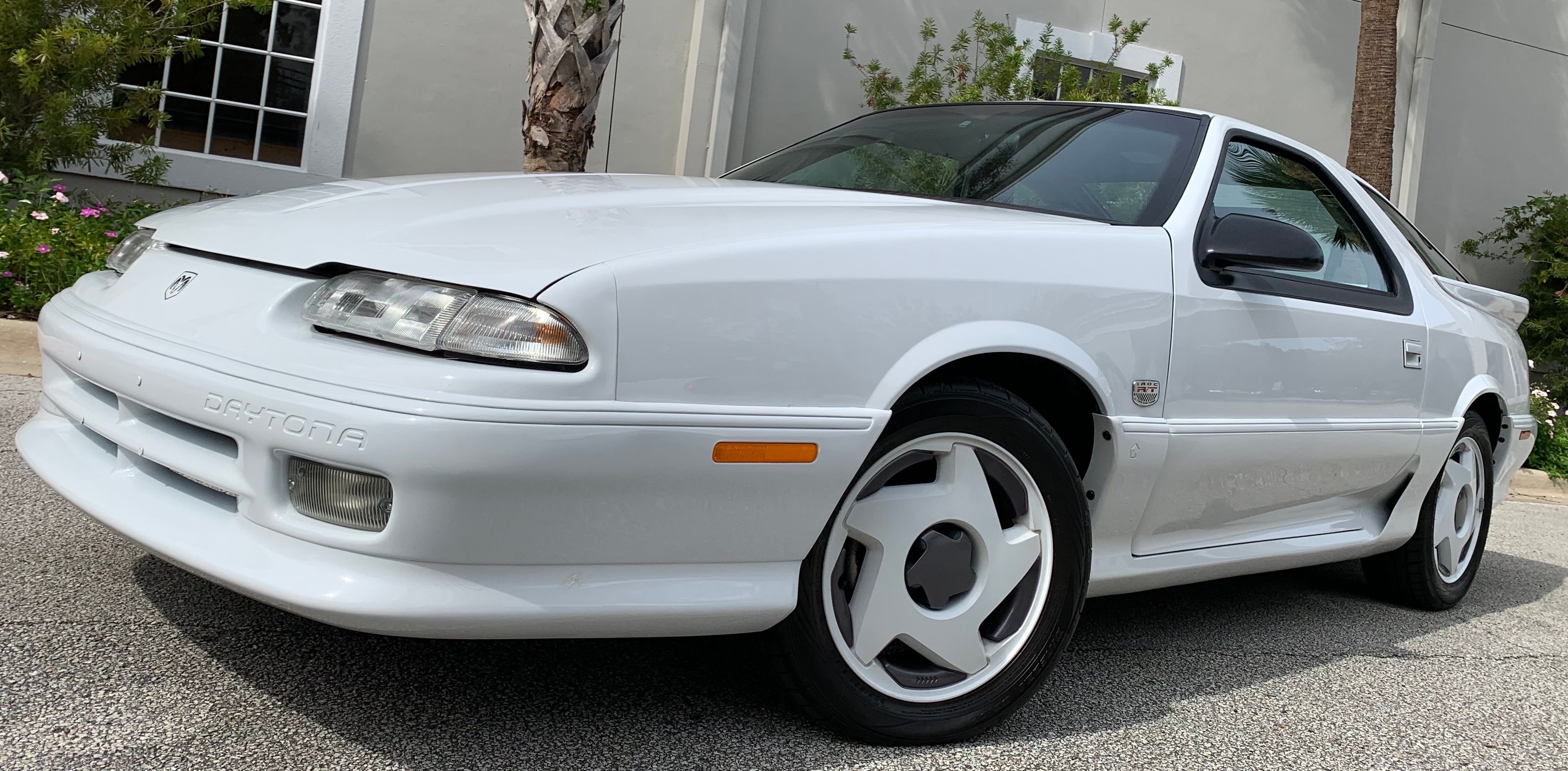 White Dodge Daytona Iroc