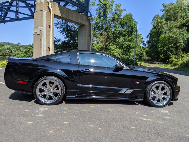 2005 ford mustang saleen
