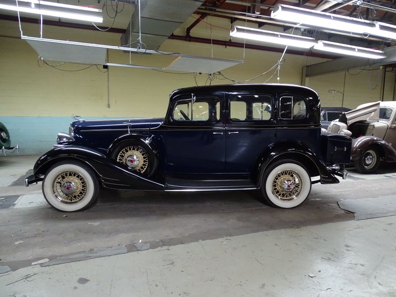 1933 pontiac 4 door sedan