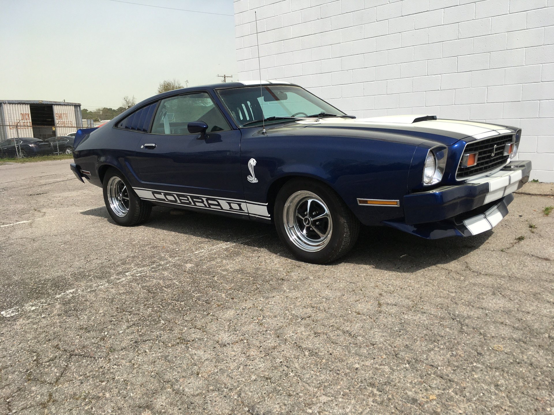 1976 ford mustang