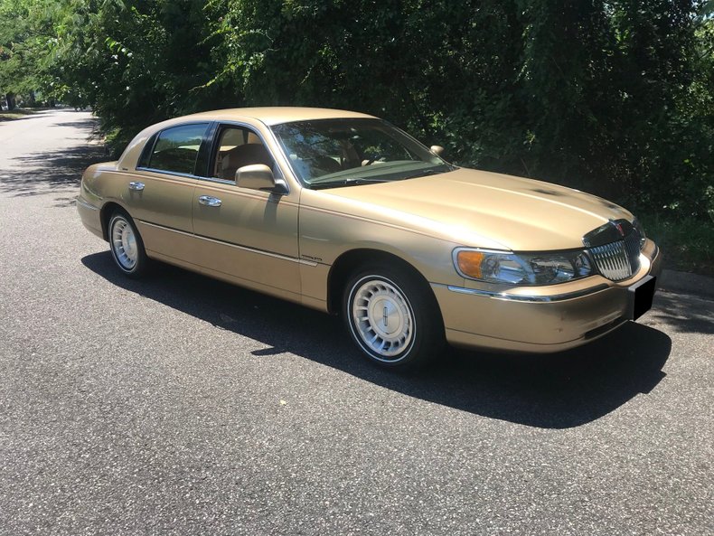 1998 Lincoln Town Car 