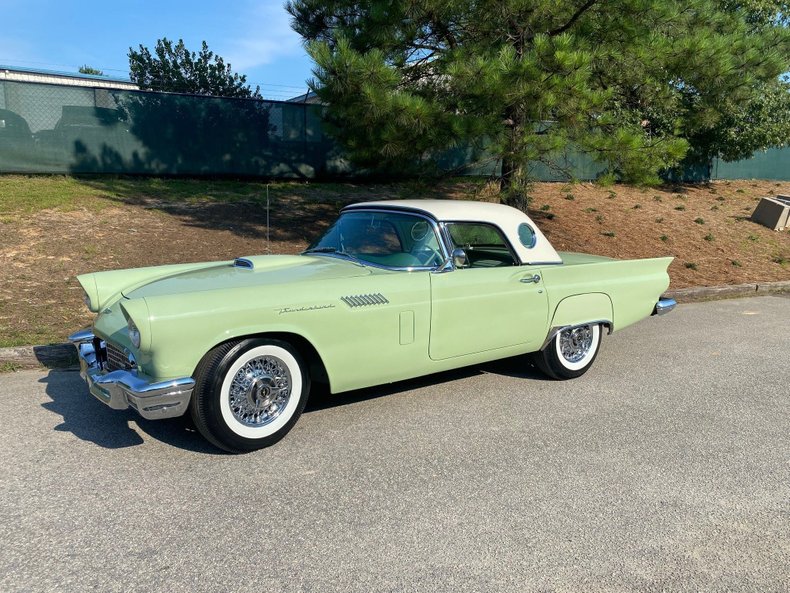 1957 Ford Thunderbird 