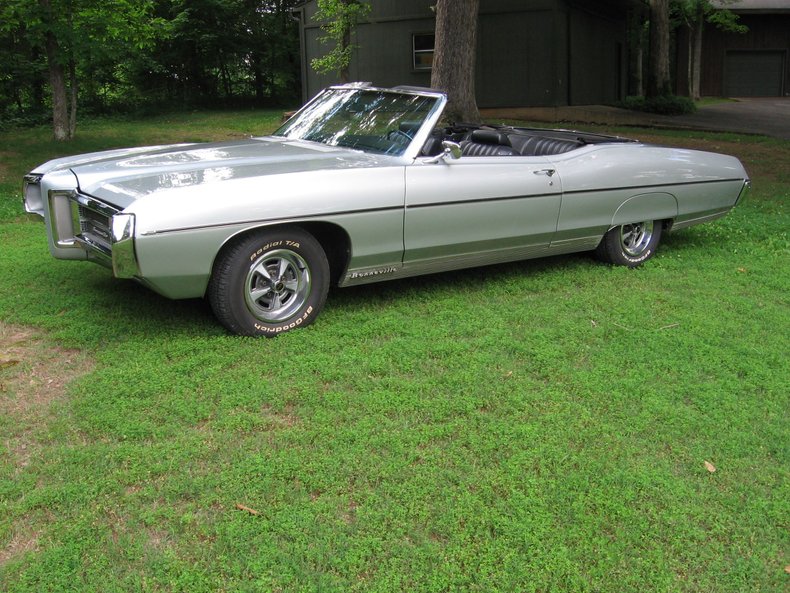 1969 Pontiac Bonneville 