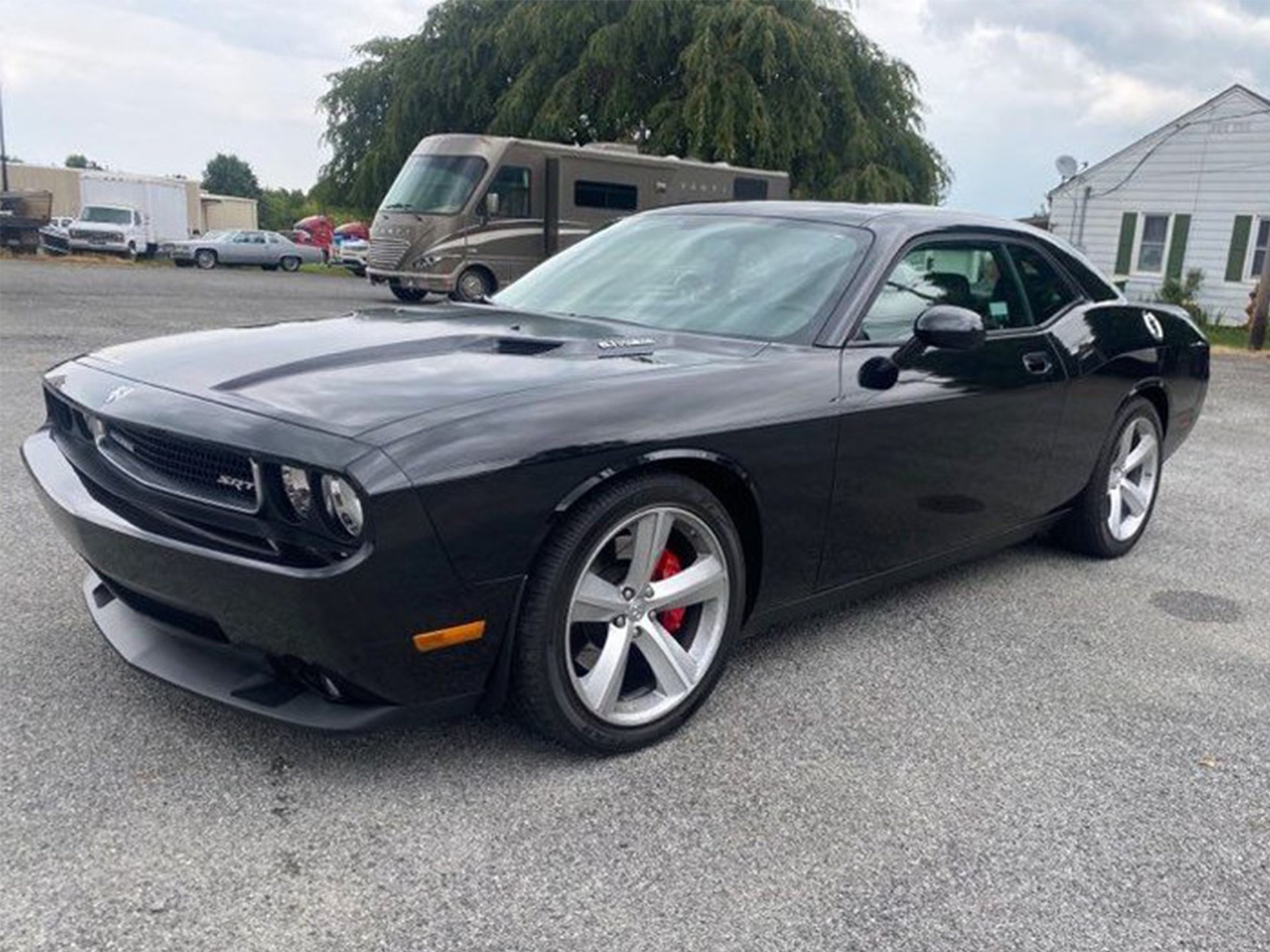 2008 dodge challenger srt8