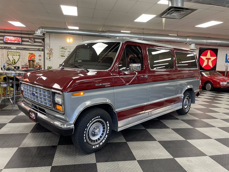 1989 Ford Club Wagon XLT 