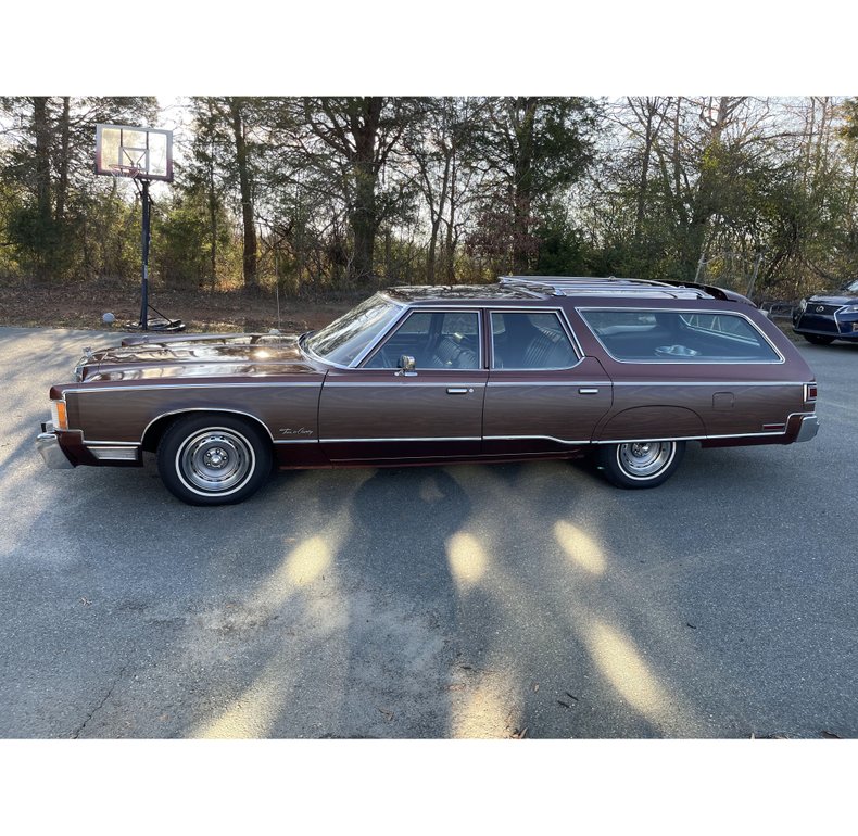1977 Chrysler Town and Country 