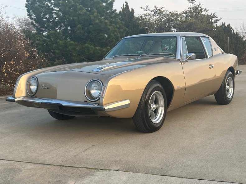 1963 Studebaker Avanti R-2 