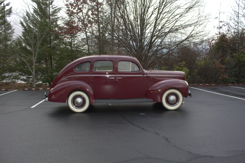 1940 Ford Deluxe 