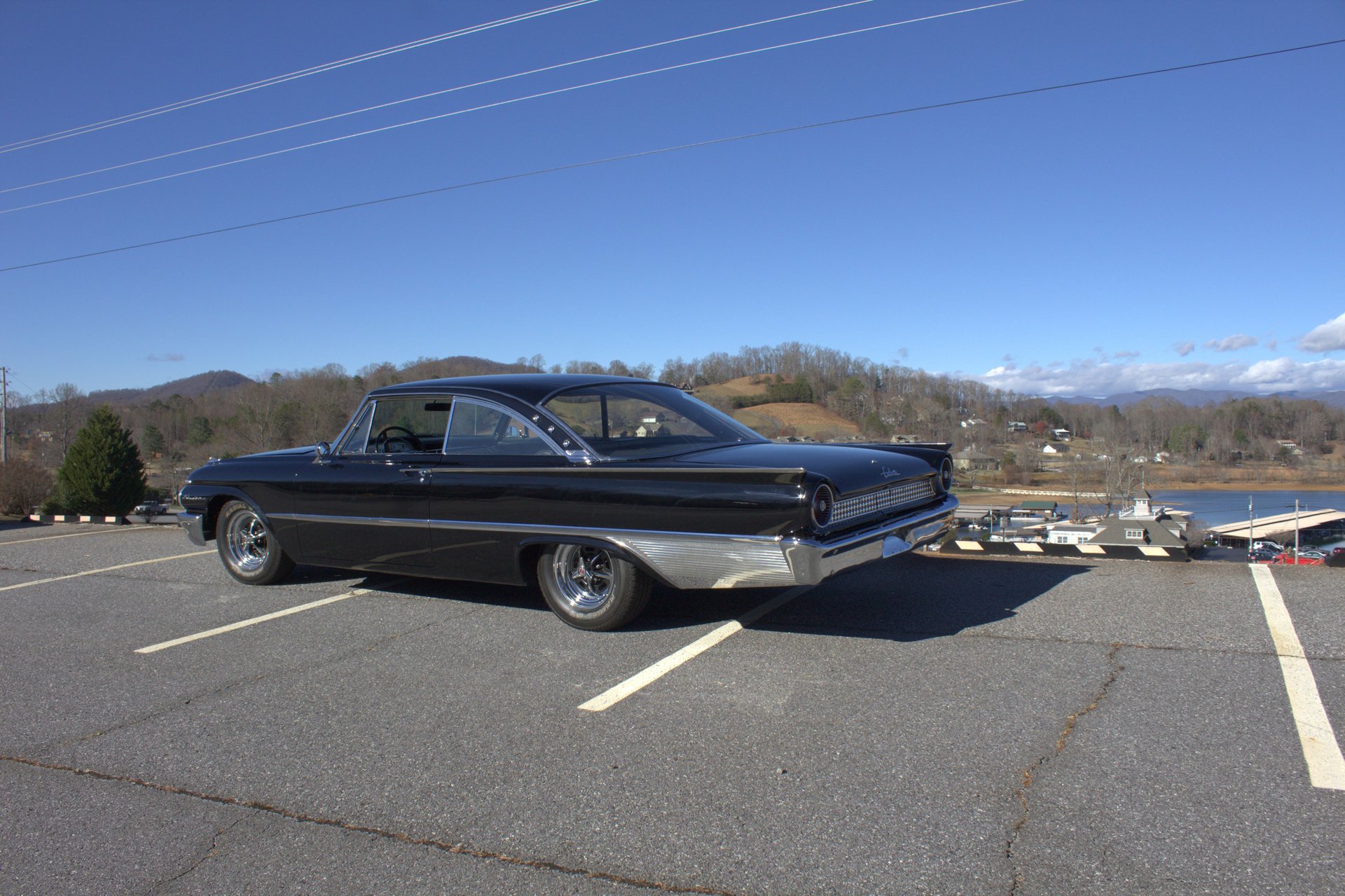 1961 ford galaxie starliner