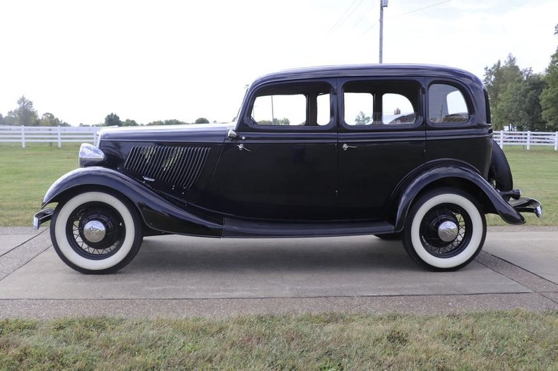 1933 Ford Fordor 