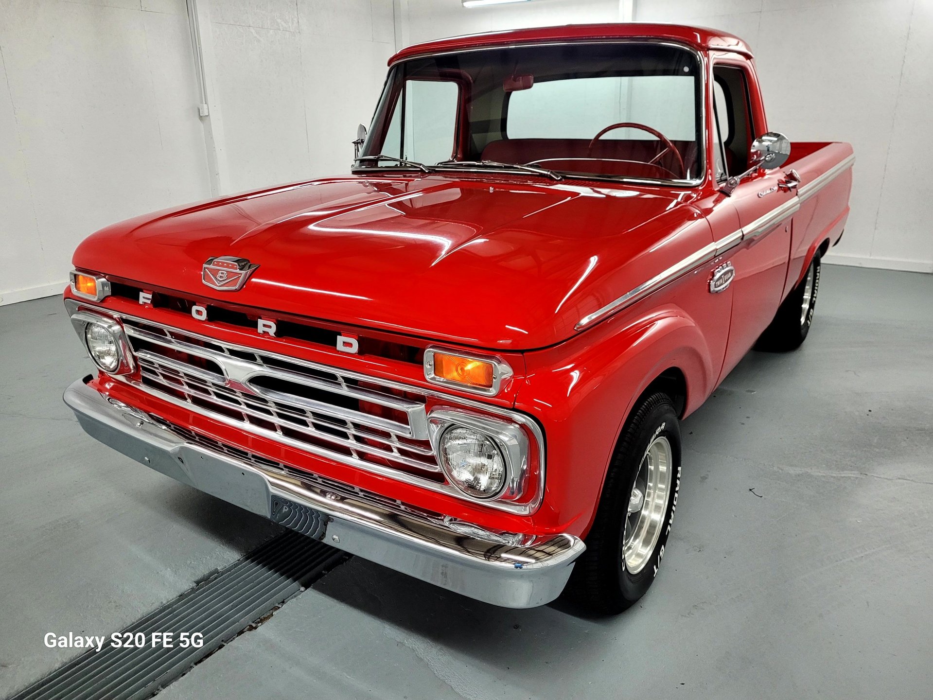 thumbnail image 2 of Chrome Outside Mirror For 1953-1966 Ford F-100, F-250, F-350 Pickup – Manual Fold, OE Style By Maryland Mustang 2 of 3