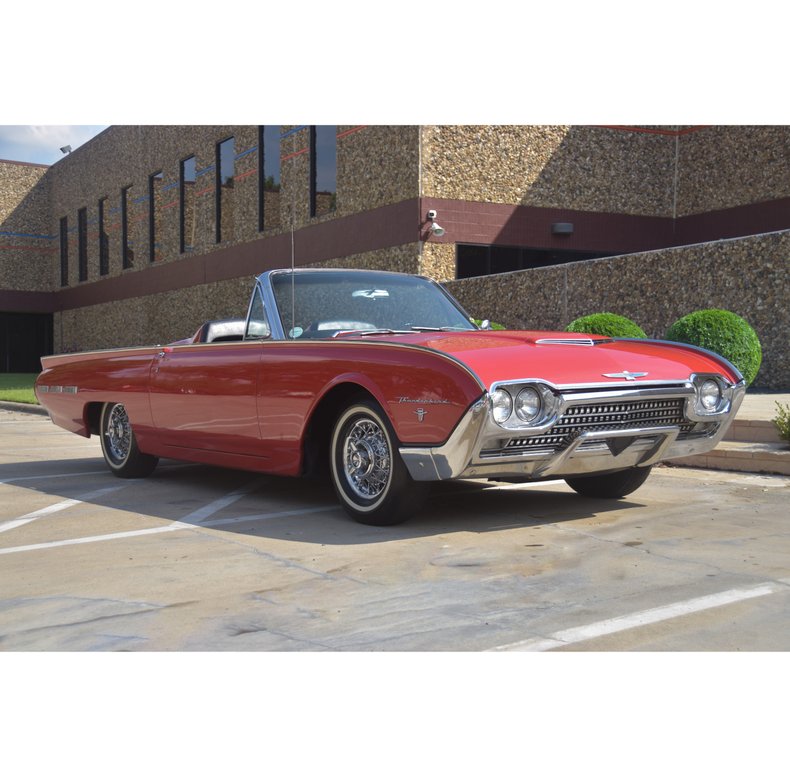 1962 Ford Thunderbird 