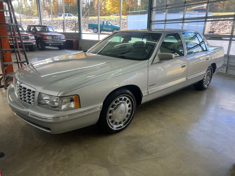 1999 Cadillac Sedan DeVille 