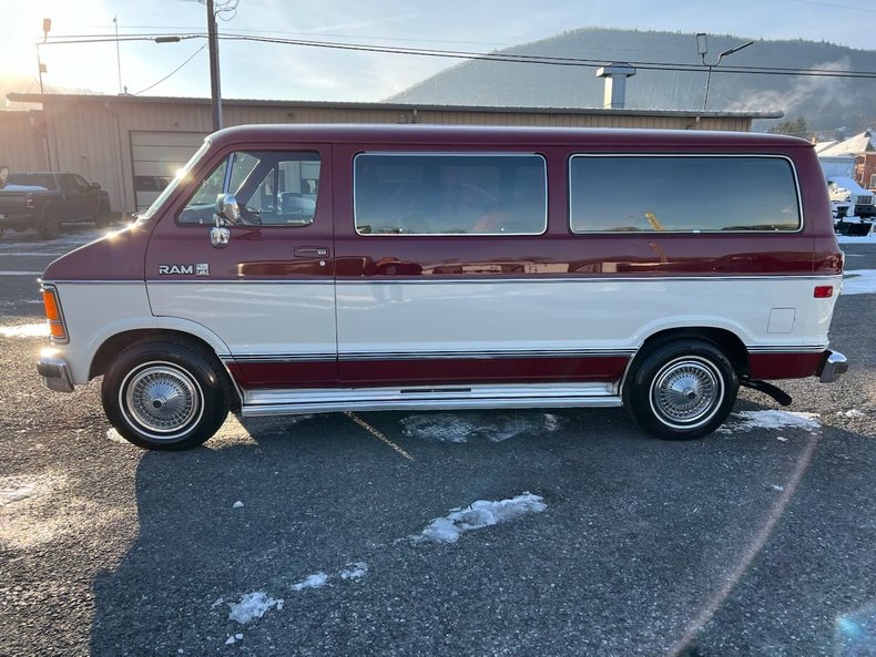 1987 Dodge B250 Royal SE