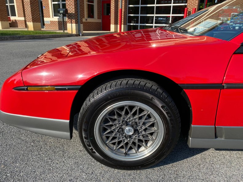 1986 Pontiac Fiero 10