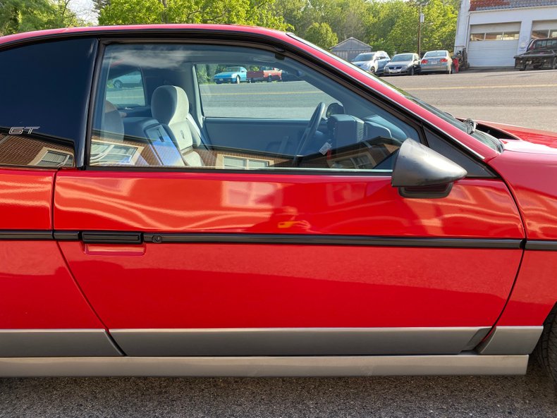 1986 Pontiac Fiero 20