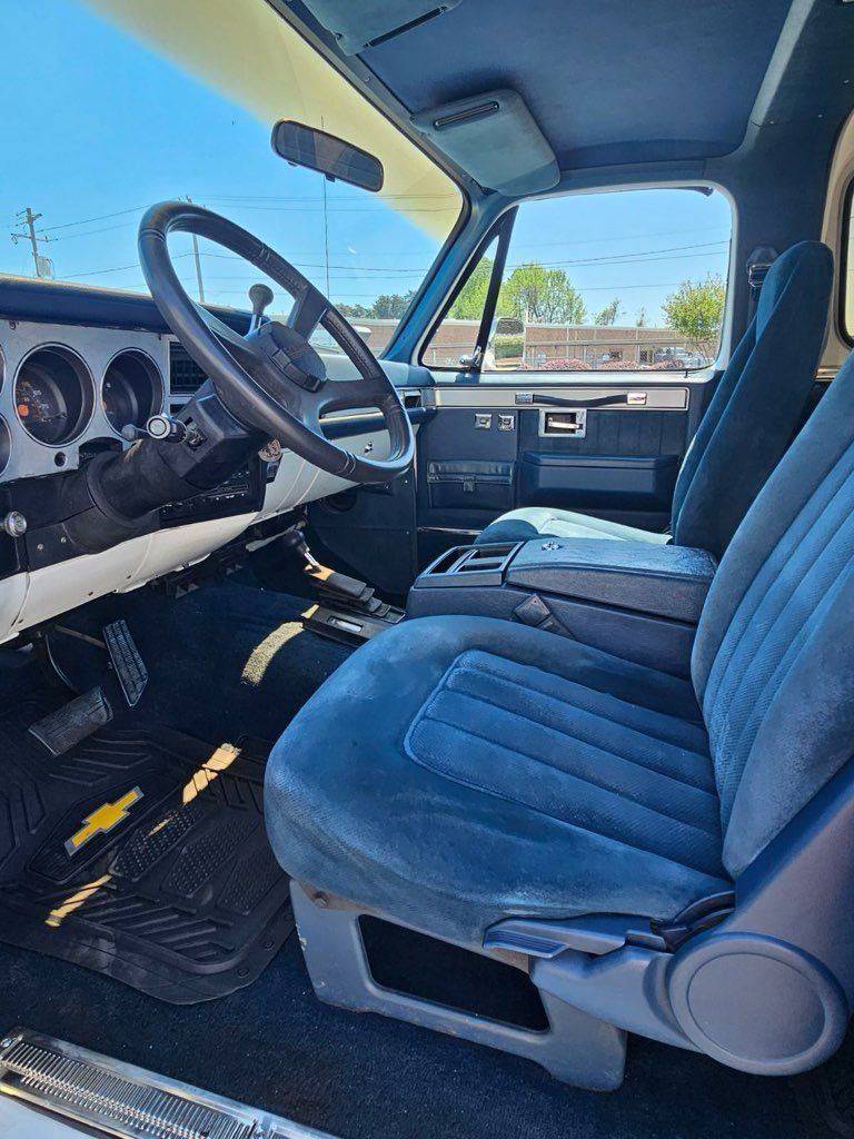 1989 Chevrolet K5 Blazer 26