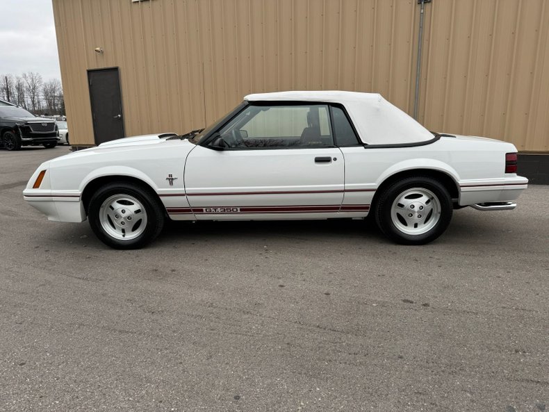 1984 Ford Mustang 3