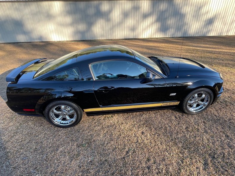 2006 Ford Mustang 10