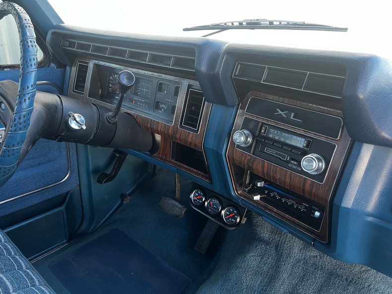 1984 Ford F250 11