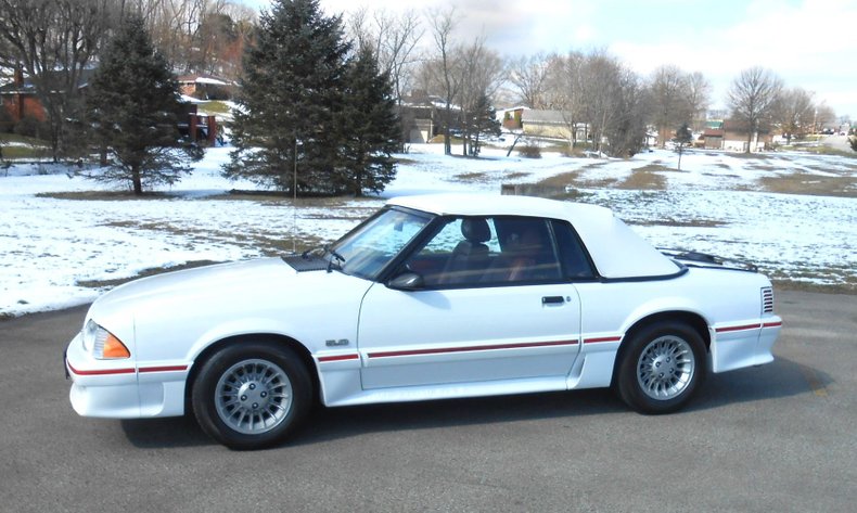 1987 Ford Mustang 3