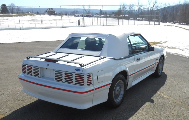 1987 Ford Mustang 9