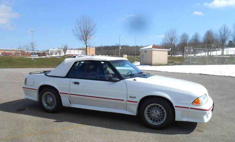 1987 Ford Mustang 11