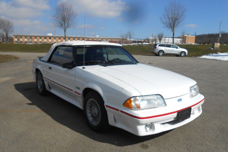 1987 Ford Mustang 12