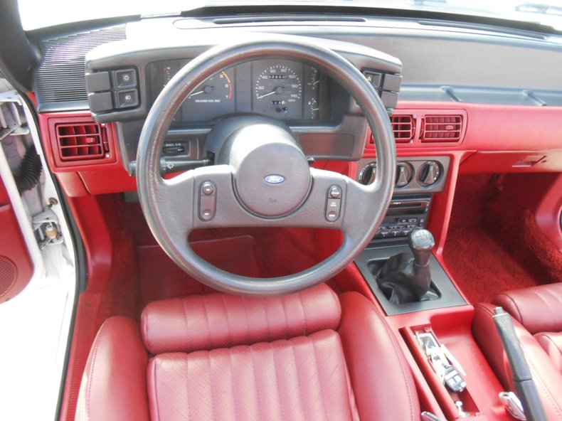 1987 Ford Mustang 16