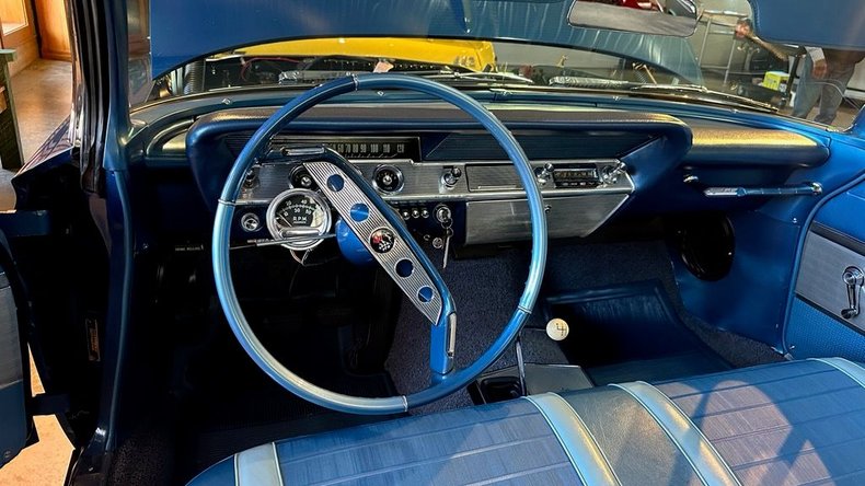 1961 Chevrolet Impala 32